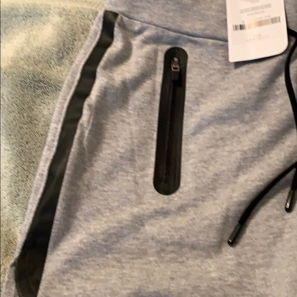Fabletics Skirt - Picture 3 of 4